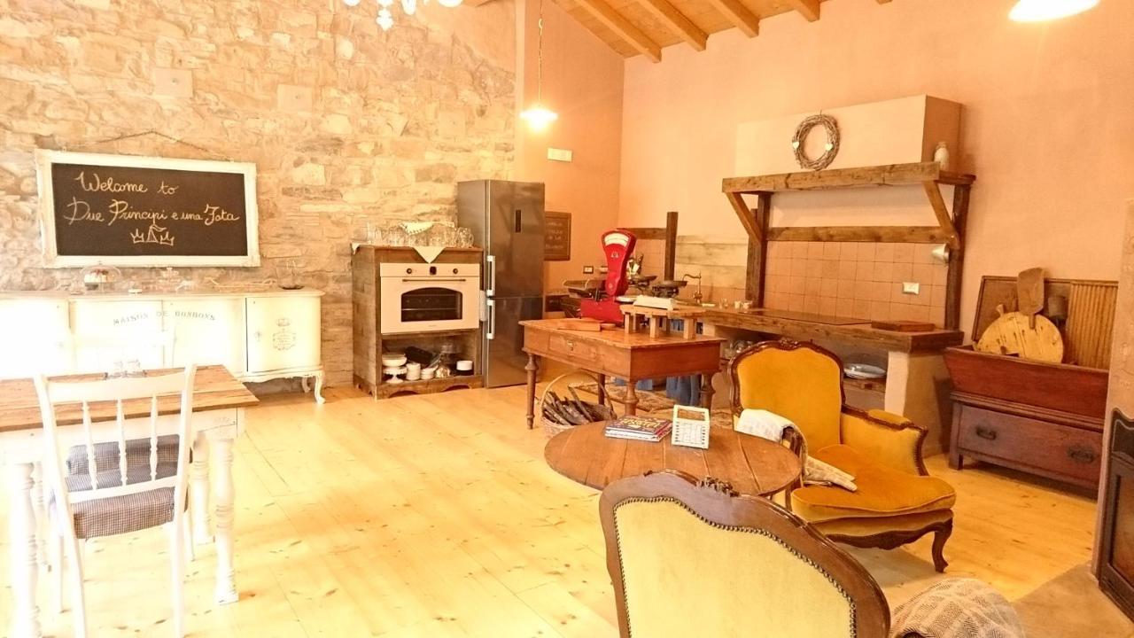 Due Principi E Una Fata Sestola Extérieur photo