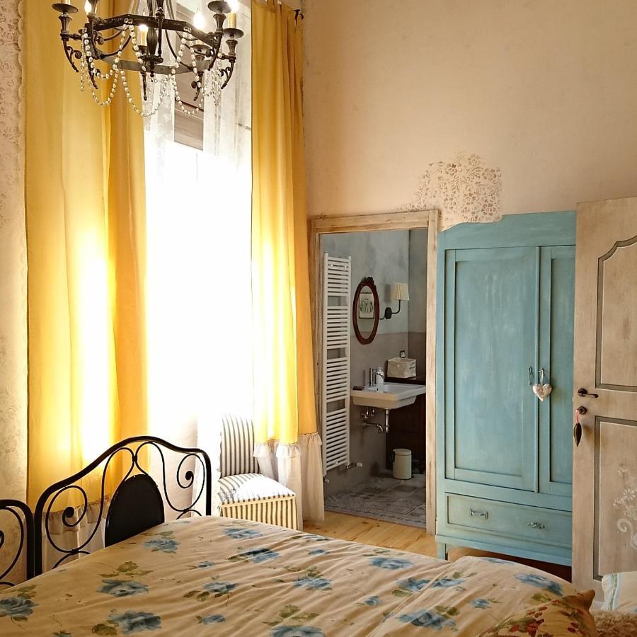 Due Principi E Una Fata Sestola Extérieur photo