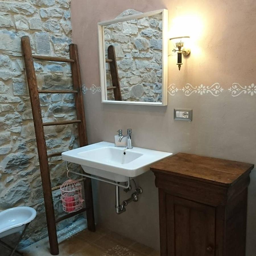 Due Principi E Una Fata Sestola Extérieur photo